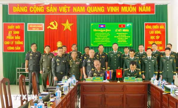Xây dựng tuyến biên giới Việt Nam-Campuchia hòa bình, hữu nghị, ổn định, hợp tác và phát triển