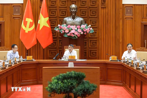 Thủ tướng chủ trì họp về công tác chuẩn bị Năm APEC 2027