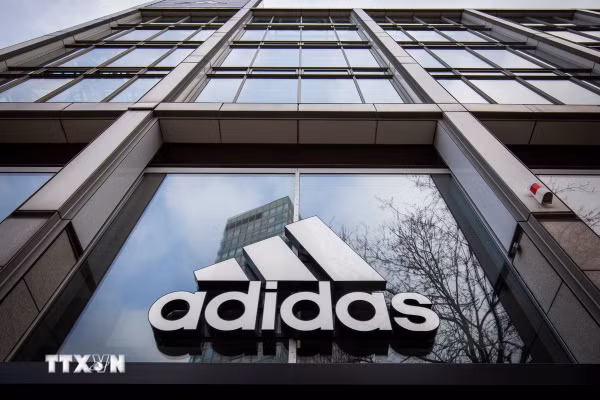 Adidas kiện công ty thời trang Australia vi phạm mẫu thiết kế