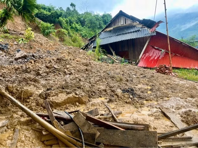 Tổng thiệt hại do mưa lớn tại Yên Bái ước tính khoảng 800 triệu đồng. (Ảnh: TTXVN phát)