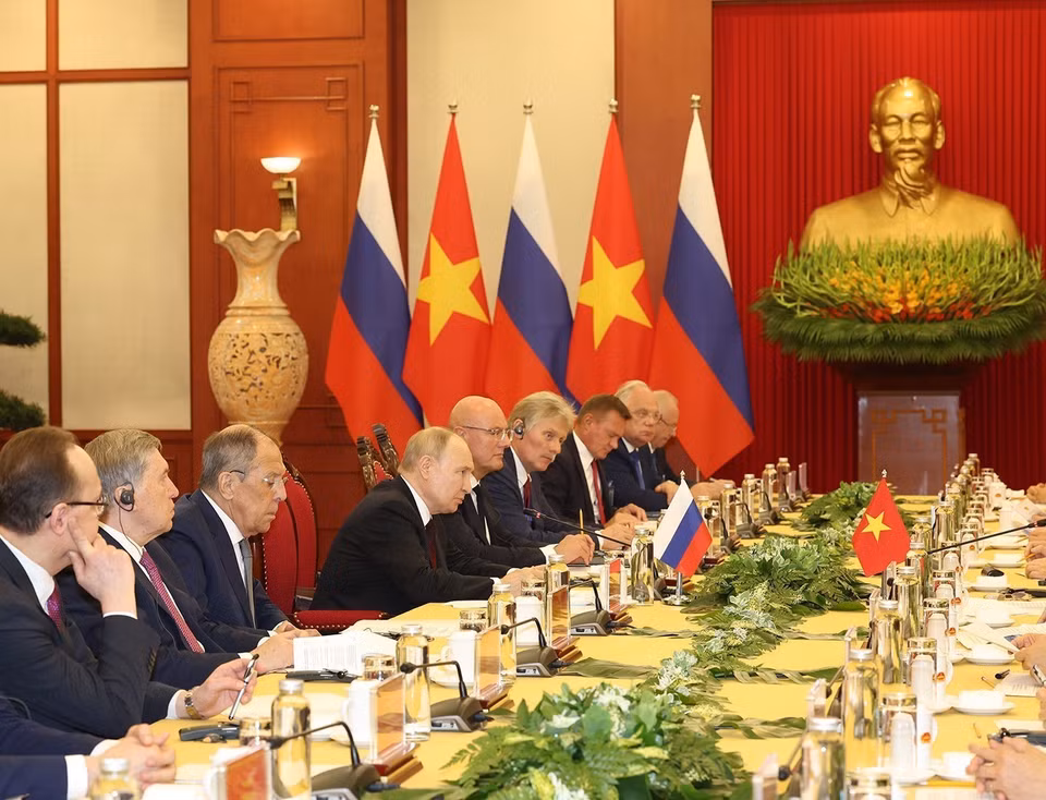 Tổng thống Liên bang Nga Vladimir Putin và Đoàn Liên bang Nga tại cuộc hội đàm với Tổng Bí thư Nguyễn Phú Trọng. (Ảnh: Trí Dũng/TTXVN)