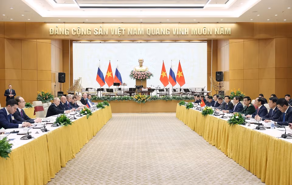 Thủ tướng Phạm Minh Chính hội kiến Tổng thống Liên bang Nga Vladimir Putin. (Ảnh: Dương Giang/TTXVN)