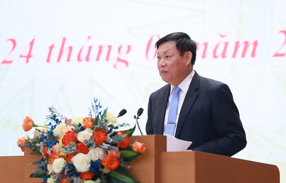 Thứ trưởng Bộ Y tế Đỗ Xuân Tuyên phát biểu tại hội nghị. (Ảnh: Dương Giang/TTXVN)