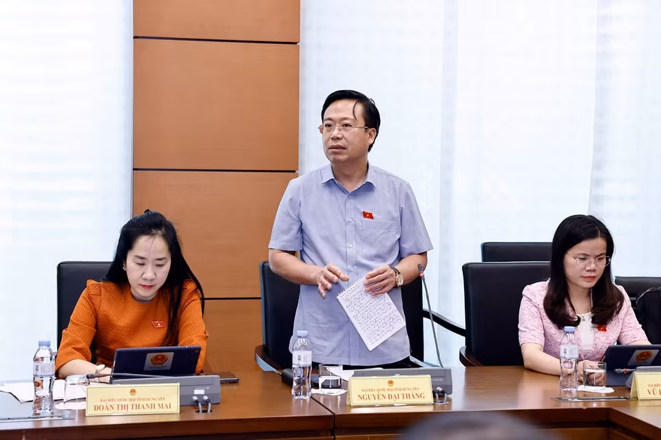 Đại biểu Quốc hội tỉnh Hưng Yên Nguyễn Đại Thắng phát biểu ý kiến. (Ảnh: Doãn Tấn/TTXVN)