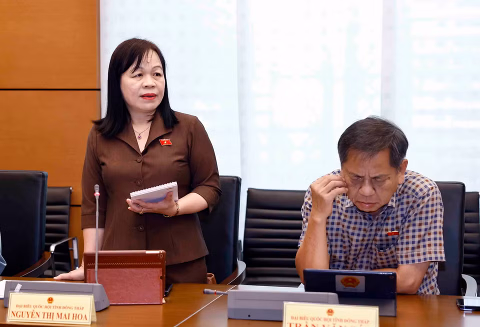 Đại biểu Quốc hội tỉnh Đồng Tháp Nguyễn Thị Mai Hoa phát biểu ý kiến. (Ảnh: Doãn Tấn/TTXVN)
