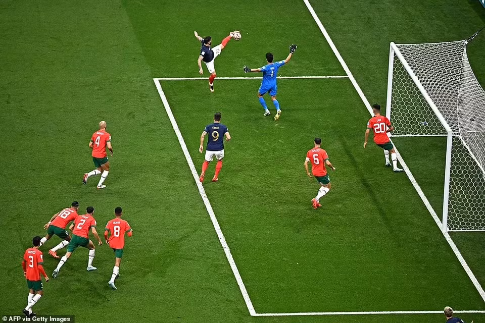 Thế cân bằng sớm bị phá khi Theo Hernandez có bàn thắng cho Pháp ở ngay phút thứ 5. (Nguồn: Getty Images)