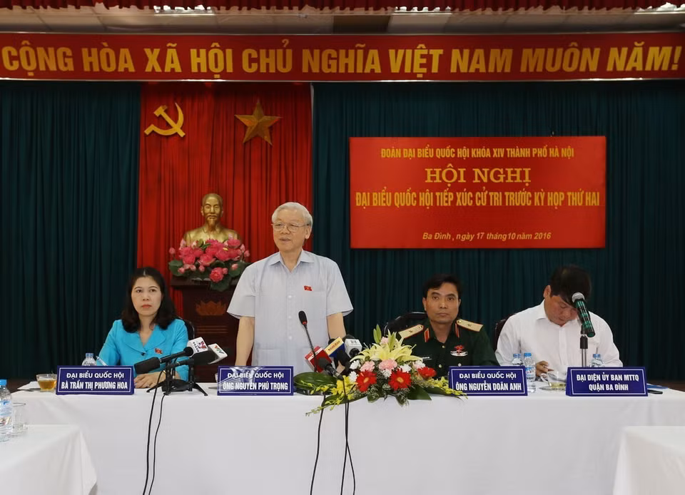Tổng Bí thư Nguyễn Phú Trọng phát biểu tại buổi tiếp xúc cử tri quận Ba Đình trước kỳ họp thứ hai, Quốc hội khoá XIV (Hà Nội, 17/10/2016). (Ảnh: Trí Dũng/ TTXVN)