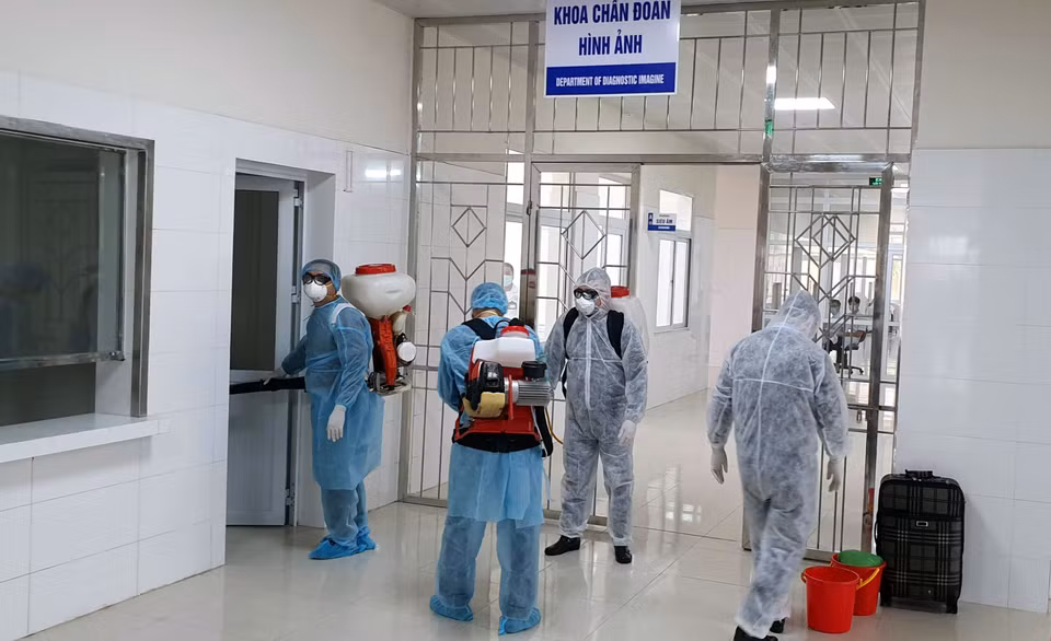 Công trình có quy mô khoảng 500 giường, gồm 5 tầng với tổng diện tích sàn khoảng 10 nghìn m2, nằm biệt lập hoàn toàn với các khu vực khác và có đường ra vào riêng. (Ảnh: Bùi Đức Hiếu/TTXVN)