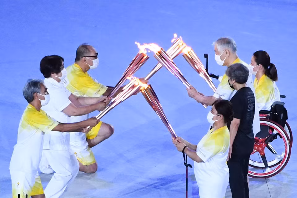 Rước đuốc Paralympic tại Lễ khai mạc Paralympic Tokyo 2020 ở Tokyo, Nhật Bản, ngày 24/8/2021. (Ảnh: THX/TTXVN)