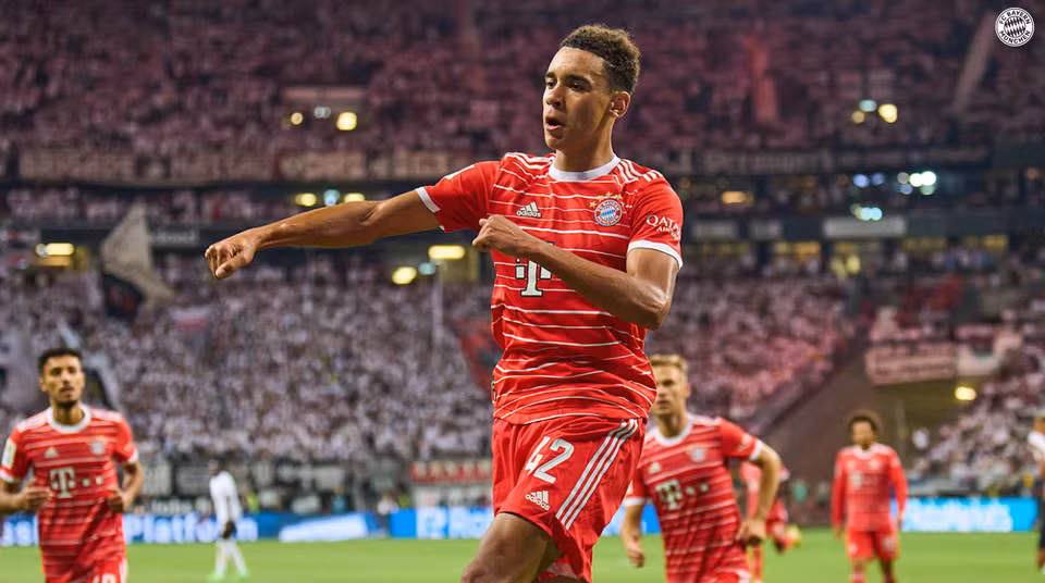  ...để giúp Bayern thắng chung cuộc 6-1 trong ngày ra quân Bundesliga qua đó, tài năng trẻ của Bayern và tuyển Đức điền tên mình vào danh sách người có cú đúp đầu tiên tại Bundesliga 2022-23 (Nguồn: FcBayern)