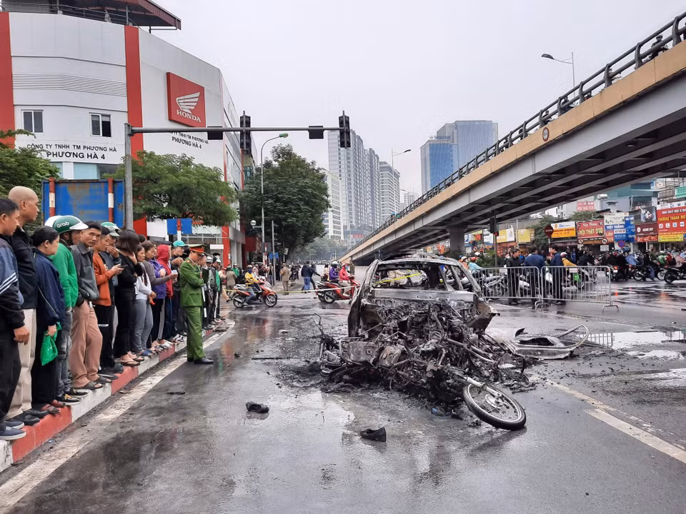 Hiện trường vụ tai nạn thảm khốc. (Ảnh: Doãn Tấn/TTXVN)