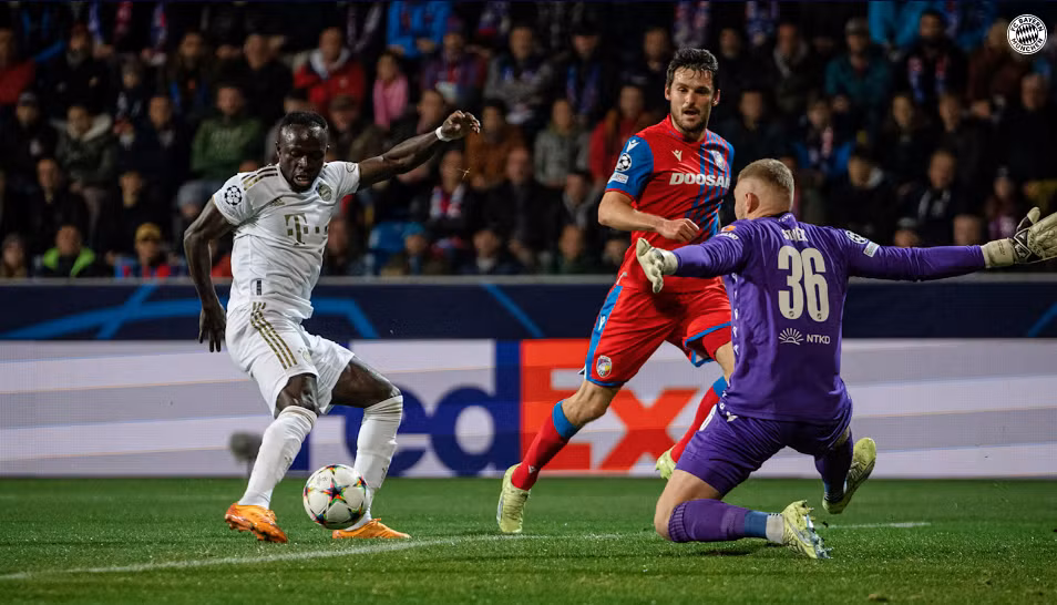 Ngay phút thứ 10, Bayern đã có pha vỡ thế cân bằng của trận đấu nhờ pha lập công của Sadio Mane. (Nguồn: FcB.com)