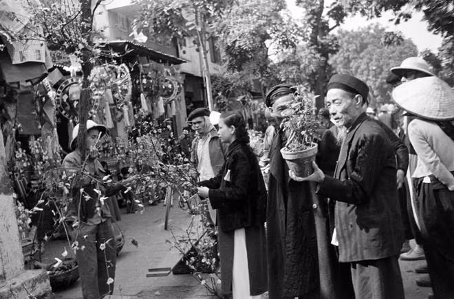Chợ Đồng Xuân những ngày Tết đến. (Ảnh: TTXVN)