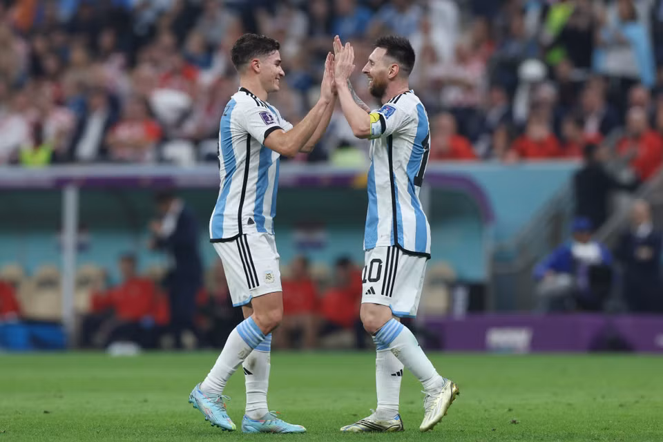 ...để tạo ra khoảng cách 3 bàn cho Argentina. (Nguồn: Getty Images)