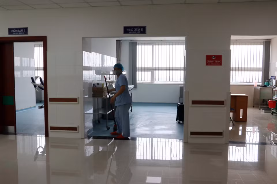 Các phòng trong khoa Sản không cửa. (Ảnh: Đoàn Mạnh Dương/TTXVN)