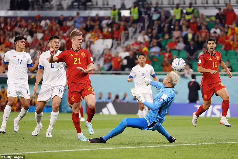 Tây Ban Nha áp đảo hoàn toàn và nhanh chóng có bàn thắng mở tỷ số ở ngay phút 11. (Nguồn: Getty Images)