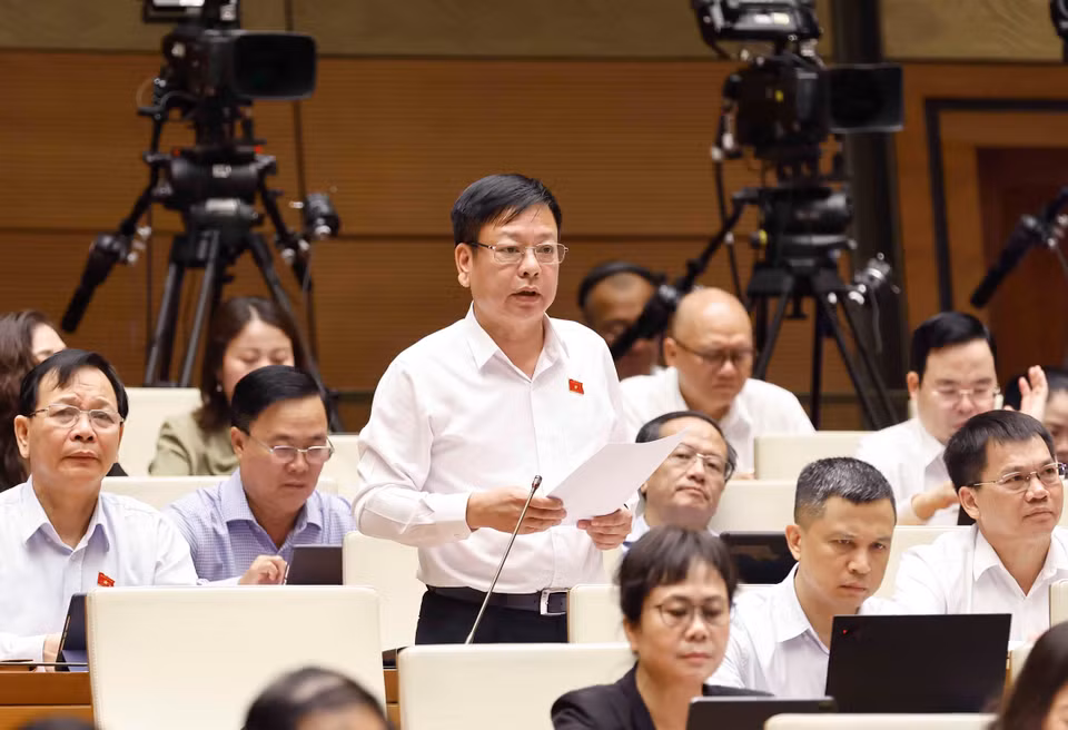 Đại biểu Quốc hội tỉnh Đắk Nông Nguyễn Trường Giang phát biểu ý kiến. (Ảnh: Doãn Tấn/TTXVN)