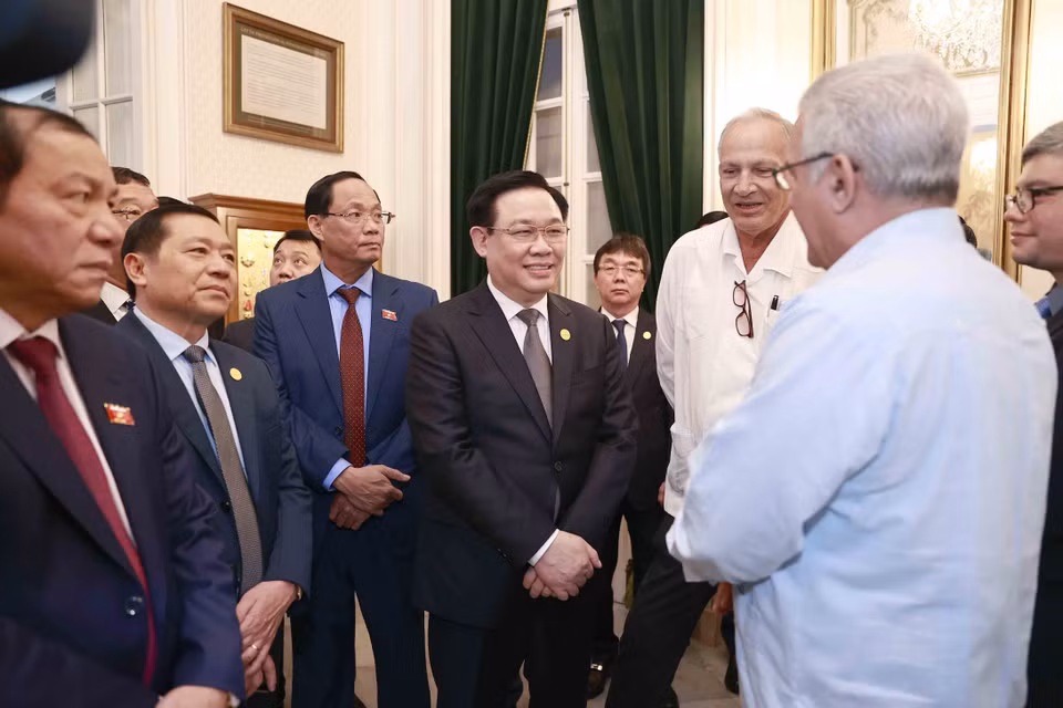 Chủ tịch Quốc hội Vương Đình Huệ và Đoàn đại biểu cấp cao Quốc hội Việt Nam tới thăm Trung tâm Fidel Castro Ruz. (Ảnh: Doãn Tấn/TTXVN)