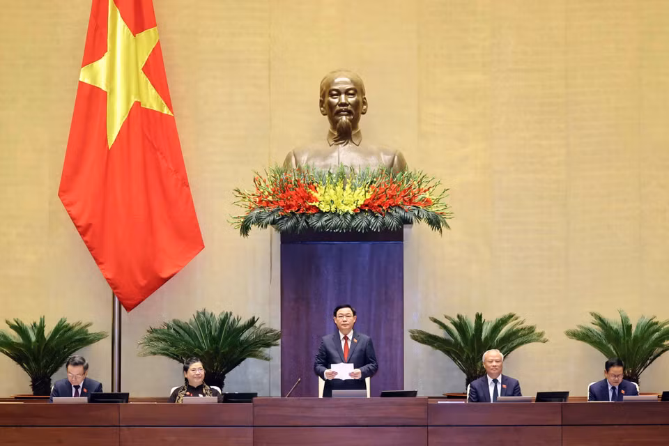 Chủ tịch Quốc hội Vương Đình Huệ, Chủ tịch Hội đồng Bầu cử quốc gia tiến hành điều hành phiên họp Quốc hội theo chương trình. (Ảnh: Thống Nhất/TTXVN)