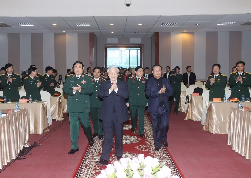 Sáng 1/1/2016, Tổng Bí thư Nguyễn Phú Trọng đến thăm, làm việc với Bộ Tư lệnh Thủ đô Hà Nội. (Ảnh: Trí Dũng/TTXVN)