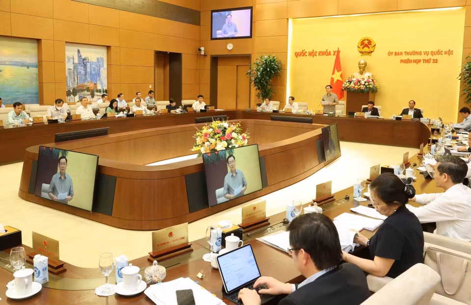 Chủ tịch Quốc hội Vương Đình Huệ phát biểu khai mạc Phiên họp thứ 32 của Ủy ban Thường vụ Quốc hội. (Ảnh: Nhan Sáng/TTXVN)