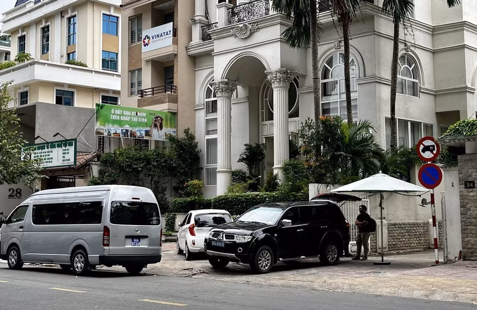 Căn biệt thự của bà Nguyễn Thị Như Loan, Tổng Giám đốc Công ty cổ phần Quốc Cường Gia Lai tại số 26 đường Trần Quốc Thảo, Quận 3, Thành phố Hồ Chí Minh trong thời gian lực lượng chức năng thực hiện khám xét vào ngày 19/7/2024.(Ảnh: Thanh Vũ/TTXVN)