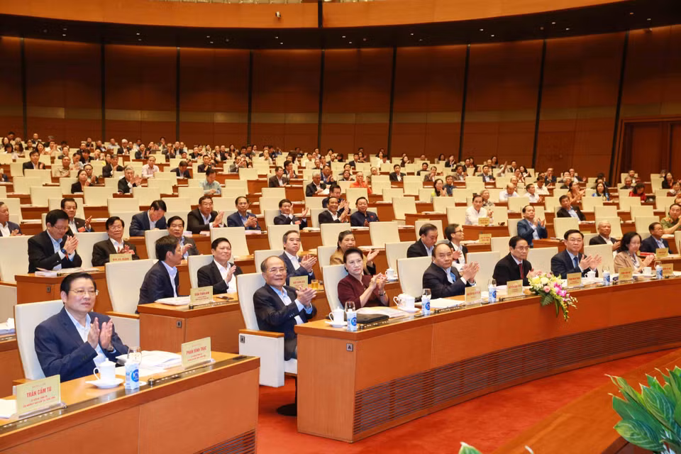 Các lãnh đạo, nguyên lãnh đạo Đảng, Nhà nước và đại biểu dự Hội nghị tại điểm cầu chính - Phòng họp Diên Hồng, Nhà Quốc hội (Hà Nội). (Ảnh: Phương Hoa/TTXVN)