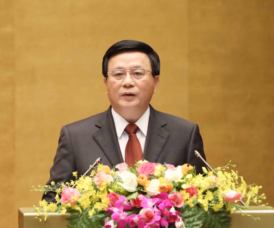 Ông Nguyễn Xuân Thắng, Ủy viên Bộ Chính trị, Giám đốc Học viện Chính trị quốc gia Hồ Chí Minh, Chủ tịch Hội đồng Lý luận Trung ương giới thiệu, quán triệt chuyên đề Báo cáo chính trị của Ban chấp hành Trung ương Đảng khoá XII tại Đại hội đại biểu toàn quốc lần thứ XIII của Đảng. (Ảnh: Phương Hoa/TTXVN)