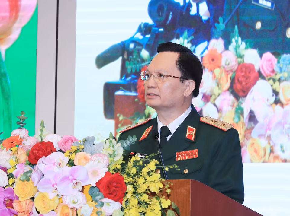 Trung tướng, Giáo sư, Tiến sỹ Mai Hồng Bàng, Giám đốc Bệnh viện Trung ương Quân đội 108 phát biểu. (Ảnh: TTXVN)