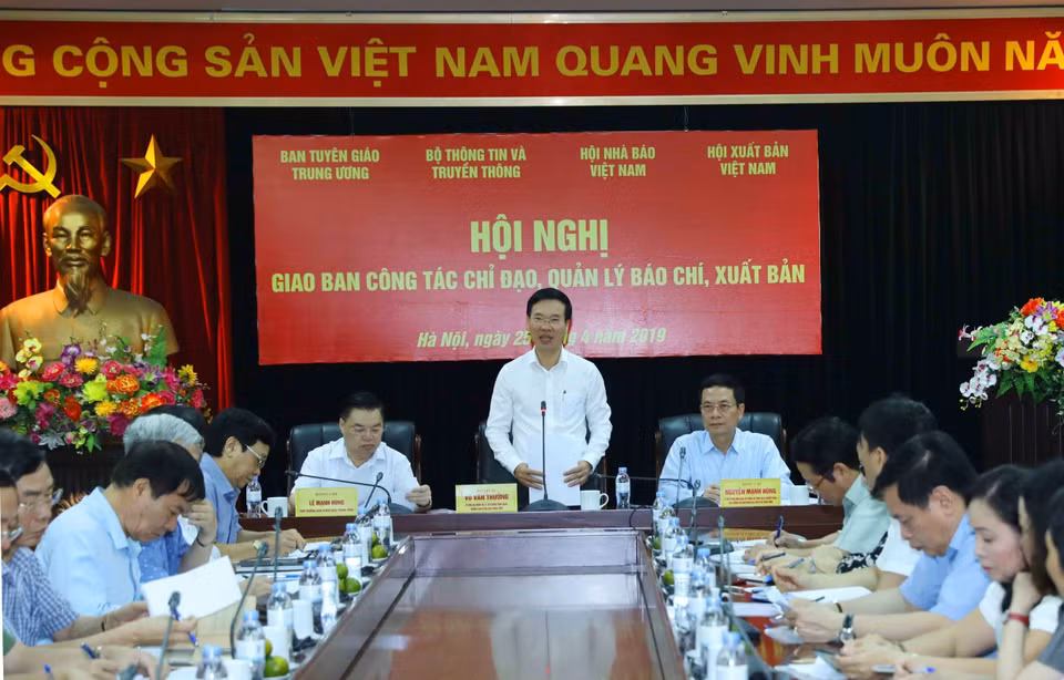 Đồng chí Võ Văn Thưởng, Ủy viên Bộ Chính trị, Bí thư Trung ương Đảng, Trưởng Ban Tuyên giáo Trung ương phát biểu ý kiến tại Hội nghị giao ban công tác chỉ đạo, quản lý báo chí, xuất bản, ngày 25/4/2019. (Ảnh: Phương Hoa/TTXVN)