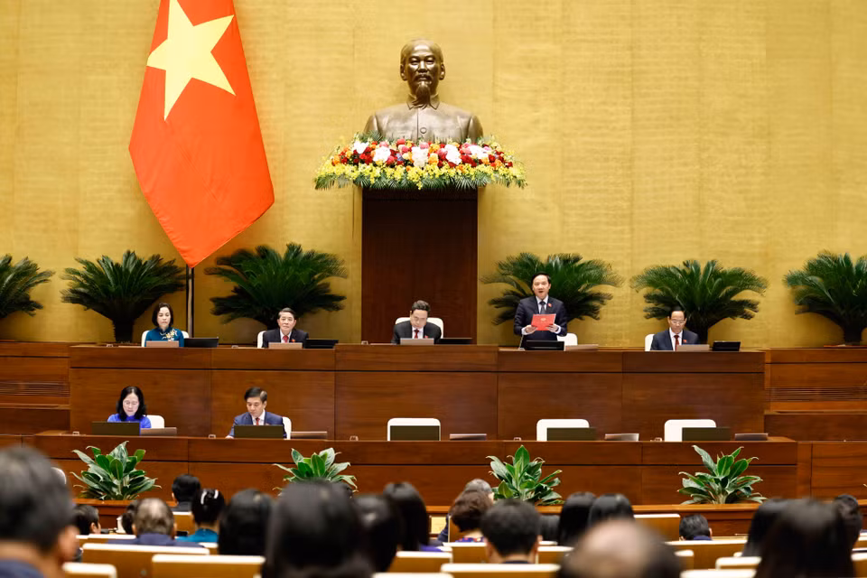 Phó Chủ tịch Quốc hội Nguyễn Khắc Định điều hành phiên bế mạc. (Ảnh: Doãn Tấn/TTXVN)
