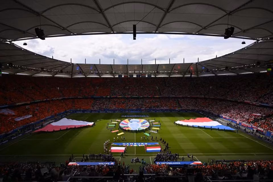 Khung cảnh trước khi trận đấu giữa Ba Lan và Hà Lan diễn ra. (Nguồn: UEFA)