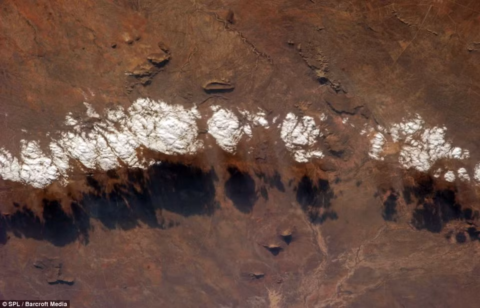 Những đám mây ở Namibia.