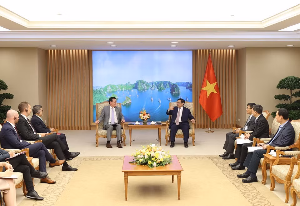 Hình ảnh Thủ tướng Phạm Minh Chính tiếp ông Pascal Soriot, Tổng Giám đốc điều hành Tập đoàn AstraZeneca. (Ảnh: Dương Giang/TTXVN)