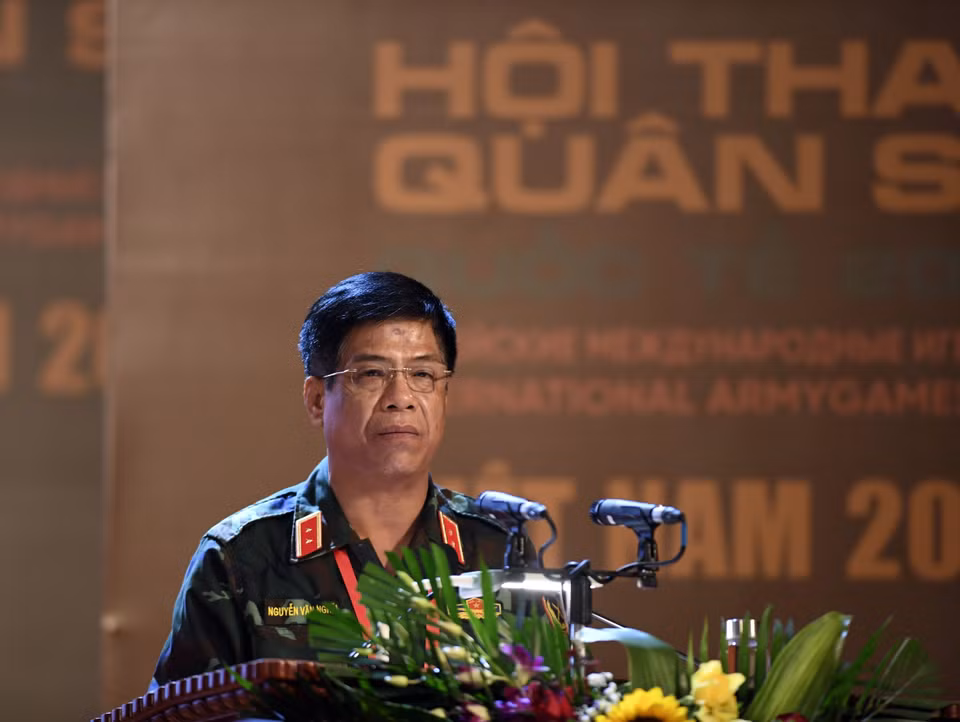 Trung tướng Nguyễn Văn Nghĩa, Phó tổng Tham mưu trưởng QĐND Việt Nam, Trưởng ban tổ chức Cuộc thi “Vùng tai nạn” trong khuôn khổ Army Games phát biểu khai mạc. (Ảnh: TTXVN phát)