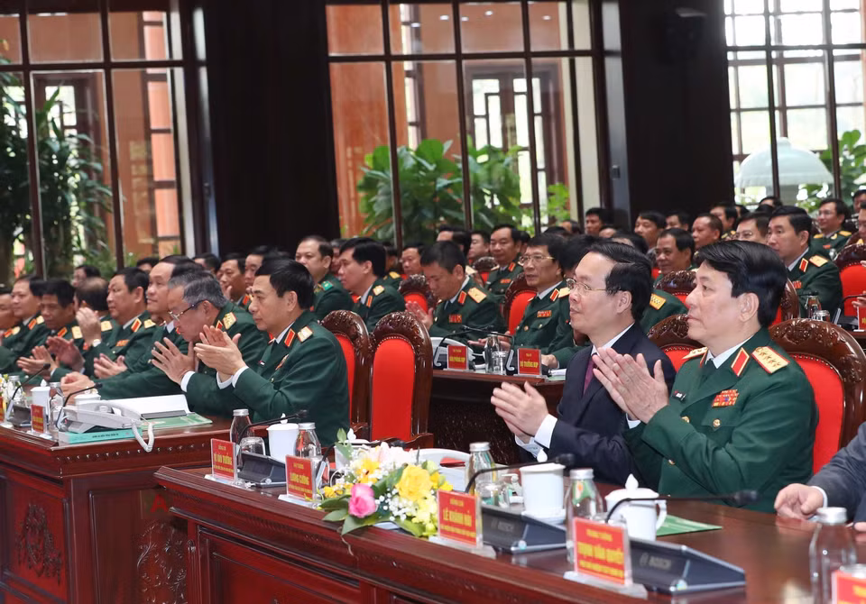 Chủ tịch nước Võ Văn Thưởng cùng các đại biểu tham dự buổi lễ. (Ảnh: Trọng Đức/TTXVN)