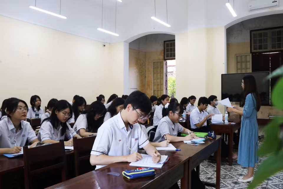 Trở thành học sinh dưới mái Trường Quốc học là mơ ước và tự hào của học sinh đất Cố đô cũng như các tỉnh thành trong khu vực miền Trung. (Ảnh: Tường Vi/TTXVN)