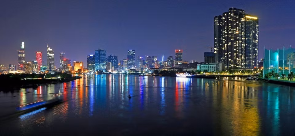Một góc trung tâm Thành phố Hồ Chí Minh, nơi tập trung nguồn vốn, giao dịch, hàng hóa, tài chính...sẽ được vận dụng tối ưu nhằm xây dựng Thành phố trở thành đô thị thông minh đến năm 2025. (Ảnh: Ngọc Hà/TTXVN)