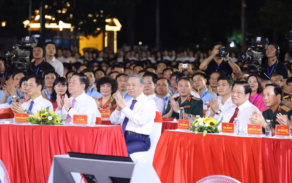 Tổng Bí thư, Chủ tịch nước Tô Lâm và các đại biểu dự chương trình. (Ảnh: Lâm Khánh/TTXVN)