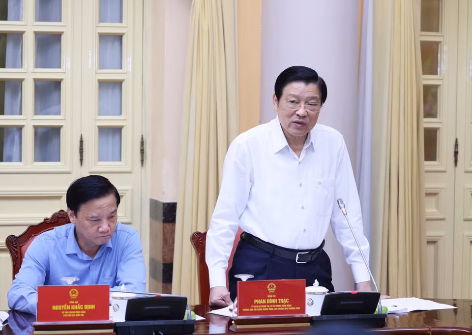 Đồng chí Phan Đình Trạc, Ủy viên Bộ Chính trị, Bí thư Trung ương Đảng, Trưởng Ban Nội chính Trung ương, Phó Trưởng Ban thường trực Ban Chỉ đạo Cải cách Tư pháp Trung ương phát biểu. (Ảnh: Lâm Khánh/TTXVN)