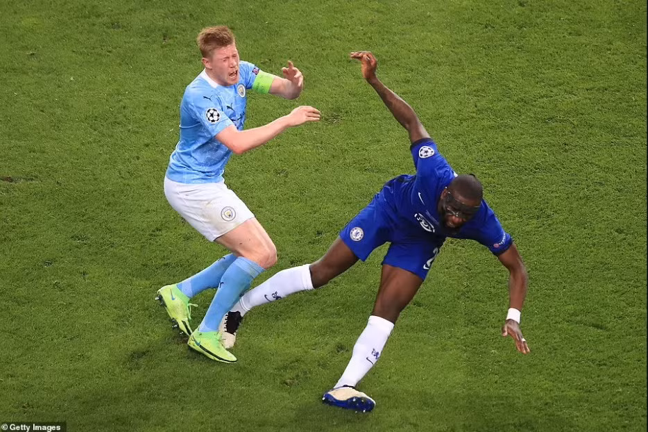 Sang hiệp 2, Man City còn chịu tổn thất lớn...(Nguồn: Getty Images)