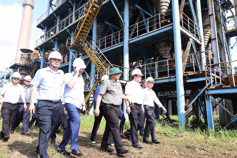 Thủ tướng Phạm Minh Chính khảo sát khu vực Dự án mở rộng giai đoạn 2 Nhà máy Gang thép Thái Nguyên (Tisco 2). (Ảnh: Dương Giang/TTXVN)