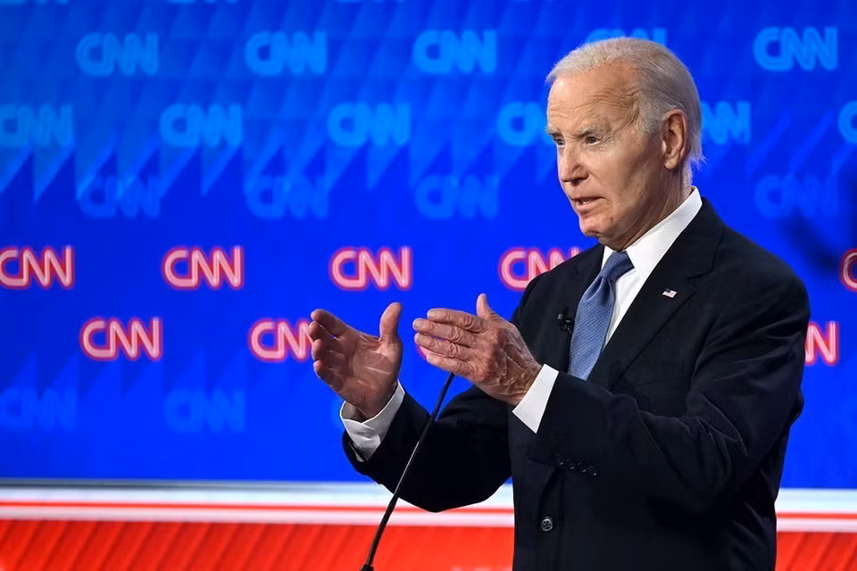 Chiều 27/6/2024 (giờ Mỹ), tại Atlanta (Georgia), đương kim Tổng thống Joe Biden (ảnh) và cựu Tổng thống Donald Trump đã có cuộc tranh luận trực tiếp đầu tiên giữa các ứng cử viên trong cuộc bầu cử Tổng thống năm 2024. Các chủ đề tranh luận chính gồm chính sách đối nội (hiệu quả điều hành kinh tế, lạm phát, nhập cư, nạo phá thai..) cho tới các vấn đề đối ngoại (quan điểm về cuộc khủng hoảng Trung Đông, xung đột tại Ukraine hay cuộc xung đột giữa Israel và Phong trào Hồi giáo Hamas…) (Ảnh: Getty Images/AL.com/TTXVN)