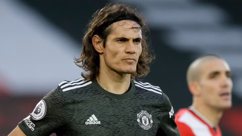 Tuy nhiên, mọi chuyện thay đổi khi Edinson Cavani được tung vào sân ở đầu hiệp 2. (Nguồn: Sky)