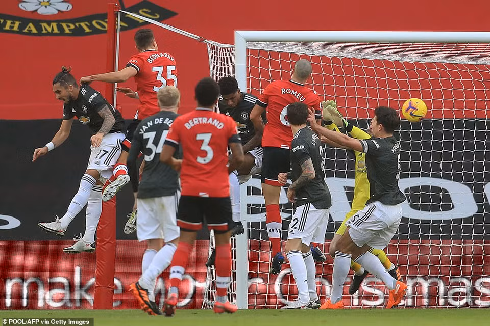 Ở trận này, Southampton có khởi đầu thuận lợi với bàn mở tỷ số 1-0 của Jan Bednarek ở phút 23. (Nguồn: Getty Images)