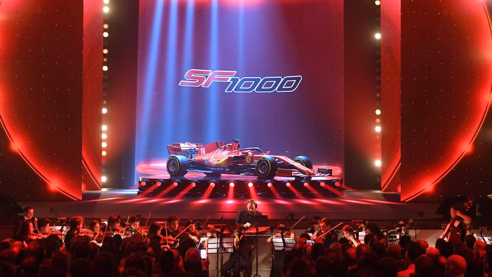 Trong buổi ra mắt có sự tham gia của trưởng nhóm Mattia Binotto, cũng như các tay đua chính của đội là Sebastian Vettel và Charles Lecler. (Nguồn: formula1.com)