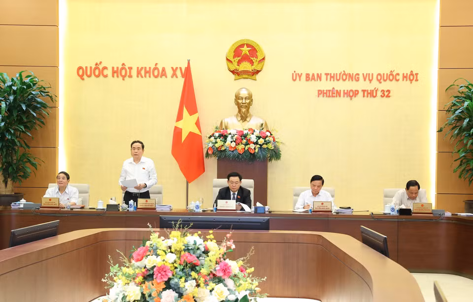 Phó Chủ tịch Thường trực Quốc hội Trần Thanh Mẫn điều hành nội dung cho ý kiến về dự án Luật sửa đổi, bổ sung một số điều của Luật Dược. (Ảnh: Văn Điệp/TTXVN)