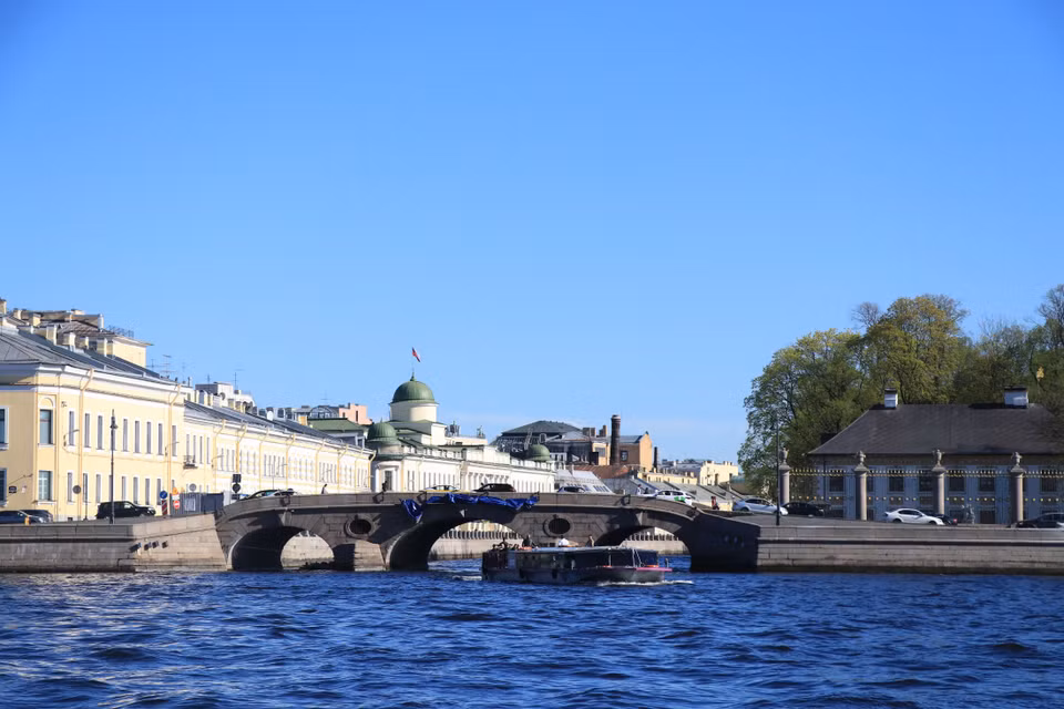 Saint Petersburg là cố đô đồng thời cũng là thành phố lớn thứ hai của nước Nga (sau Thủ đô Moscow) với rất nhiều công trình kỳ vĩ và những tác phẩm nghệ thuật tuyệt đẹp, đã đư​ợc UNESCO đưa vào danh sách Di sản văn hoá thế giới. (Ảnh: Hùng Võ/Vietnam+)
