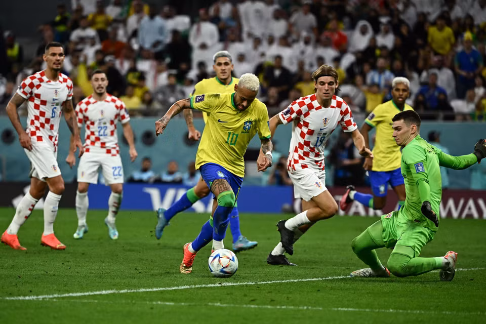 Neymar tỏa sáng đúng vào phút bù giờ đầu tiên của hiệp phụ thứ nhất... (Ảnh: AFP/TTXVN)