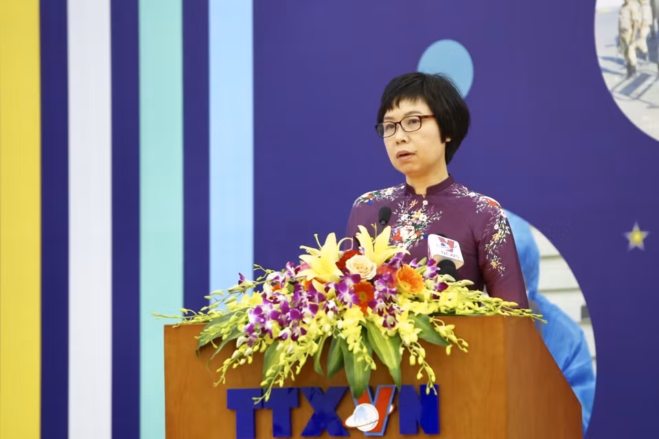 Phó tổng giám đốc TTXVN Vũ Việt Trang, Chủ tịch Liên chi hội Nhà báo TTXVN nhiệm kỳ 2020-2025 phát biểu. (Ảnh: Minh Quyết/TTXVN)